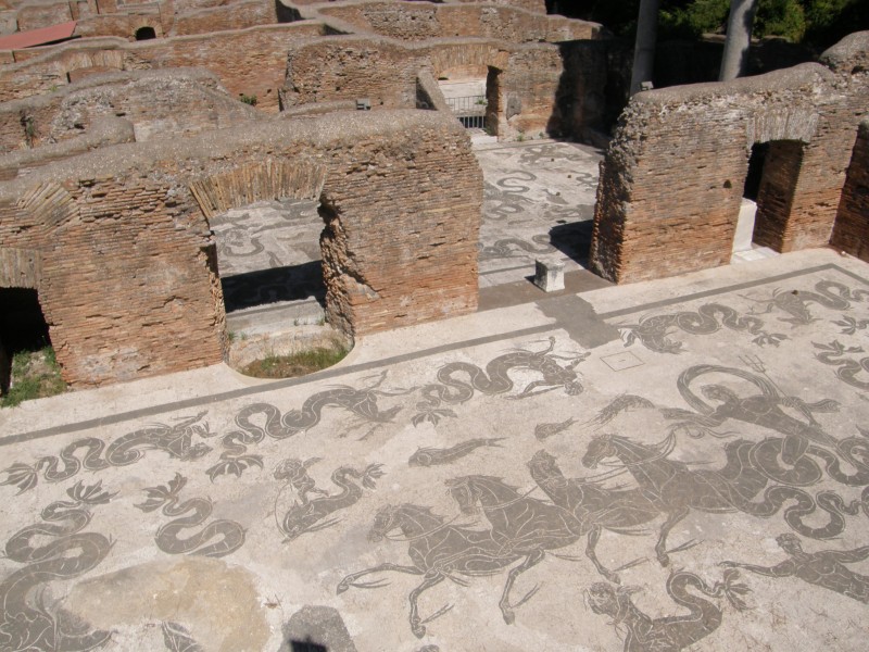 Smukt gulvmotiv i Ostia Antica