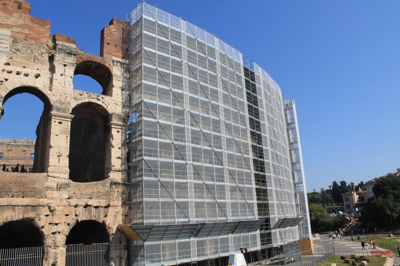 Stilladserne fjernes fra Colosseum