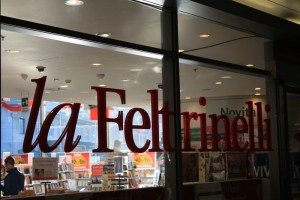 la Feltrinelli - købe kort og bøger over Rom