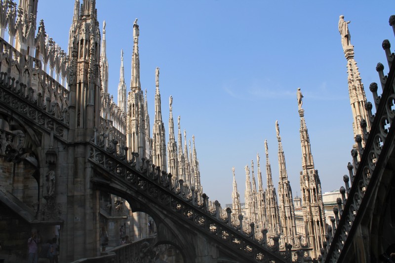 Udsigt fra tagterrassen på Il Duomo i Milano