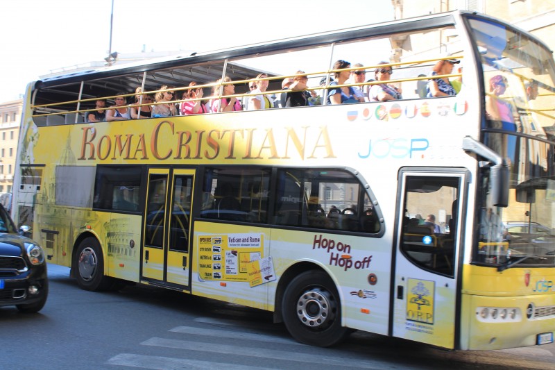 Roma Cristiana turistbusser rundt i Rom