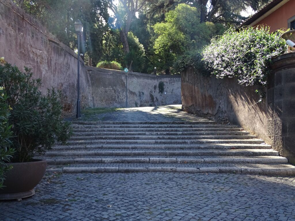 Vejen til Aventinerhøjen i Rom