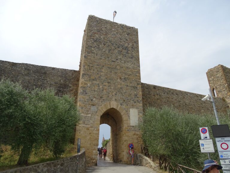 Porta Romea - Porta di Levante i Monteriggioni